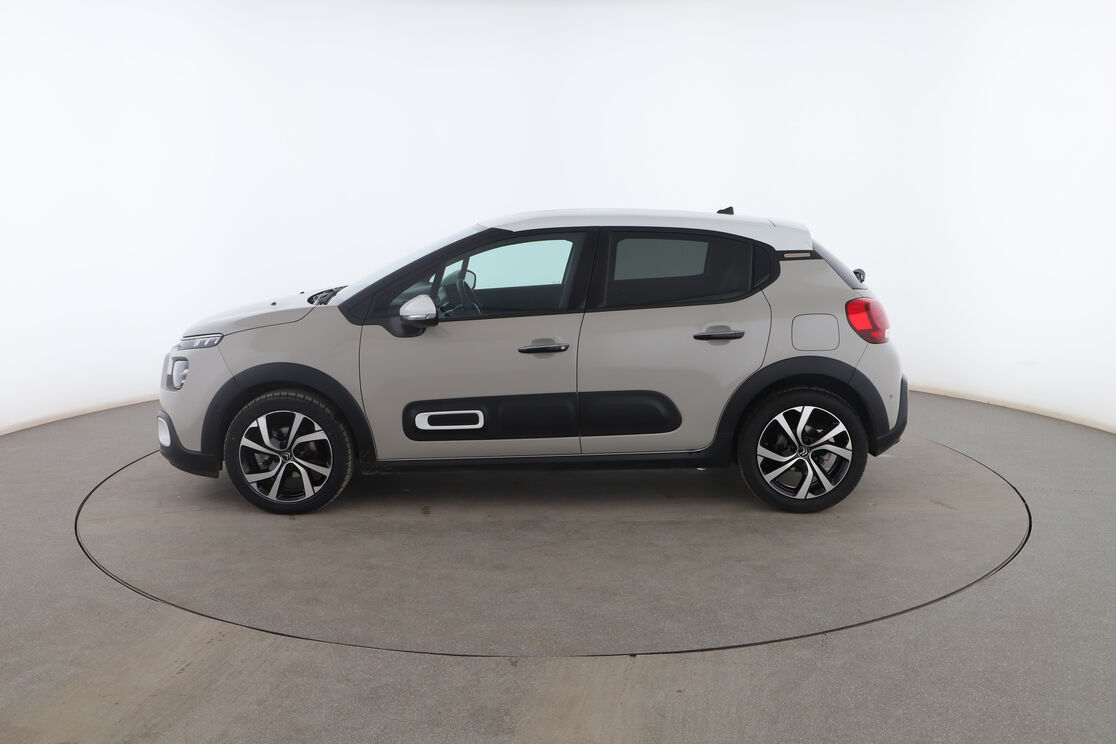 Exterior lado izquierdo