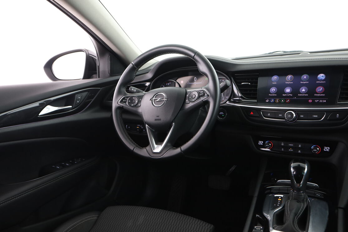 Intérieur côté conducteur depuis le siège arrière