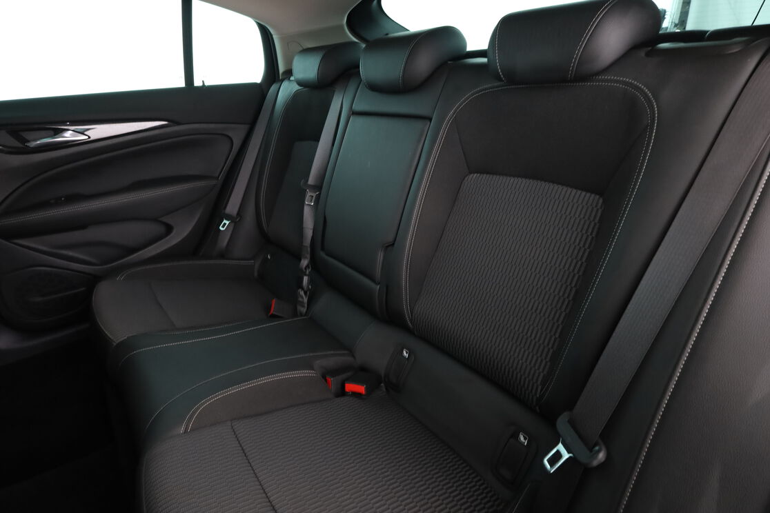 Intérieur sièges arrière depuis le côté conducteur