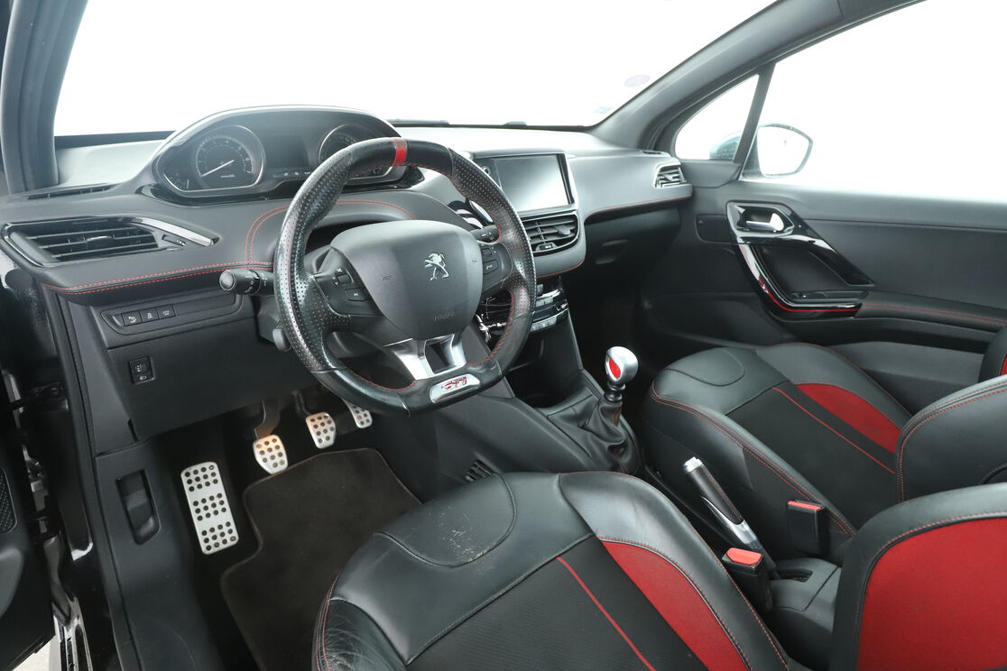 Intérieur côté conducteur 2