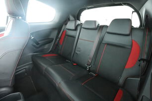 Intérieur sièges arrière depuis le côté conducteur
