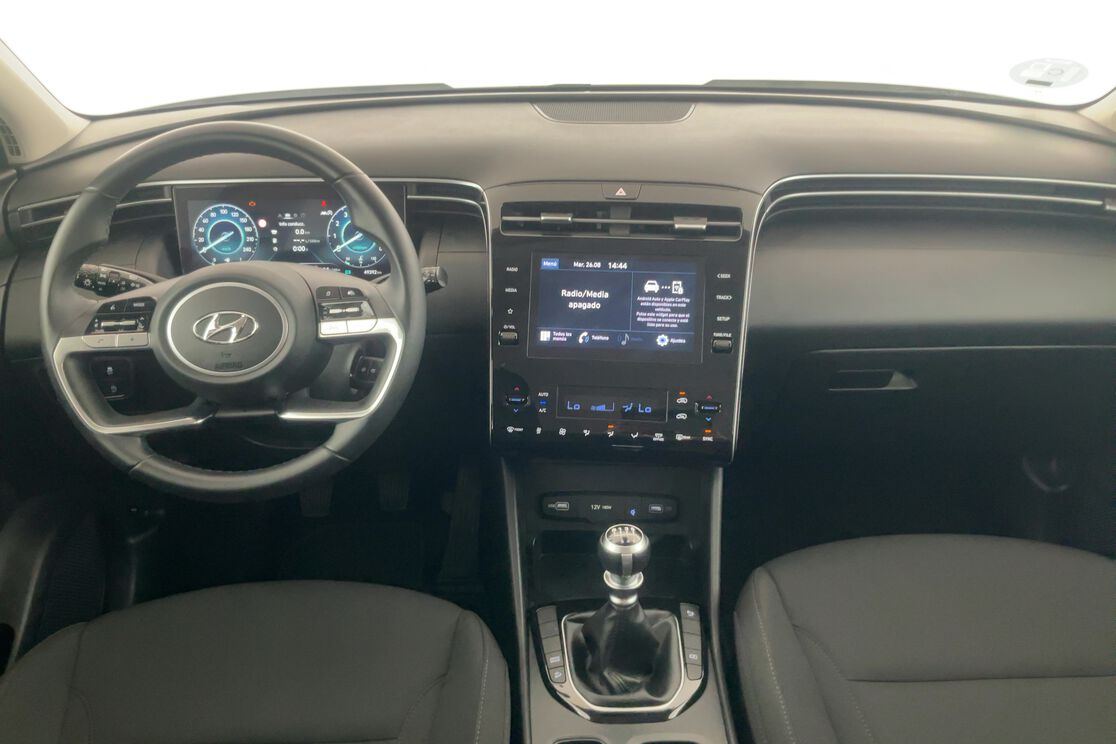 carDetails.imgAlt.interior.11