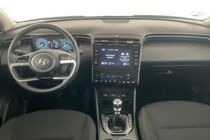 carDetails.imgAlt.interior.11