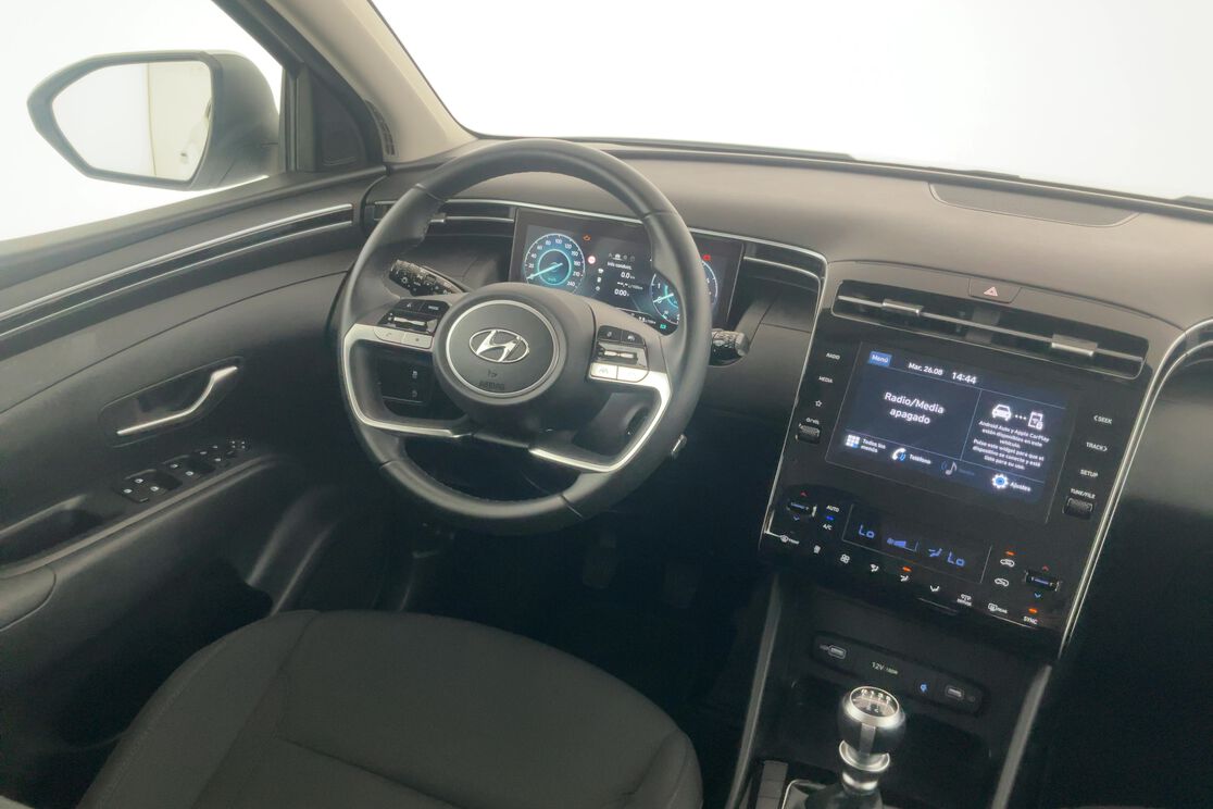carDetails.imgAlt.interior.12
