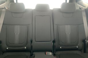 carDetails.imgAlt.interior.14