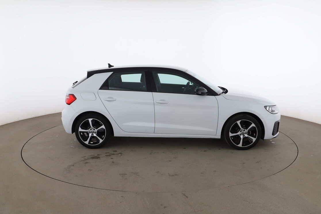 Extérieur côté droit