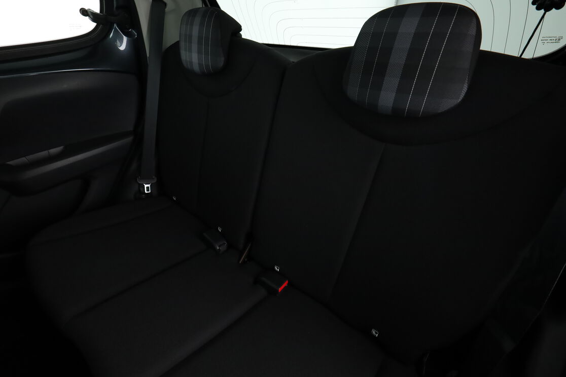 Intérieur sièges arrière depuis le côté conducteur
