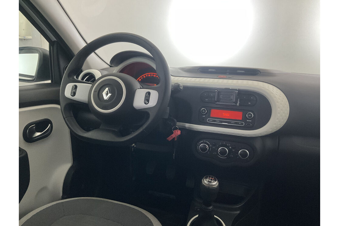 Interno lato guidatore, dal sedile posteriore