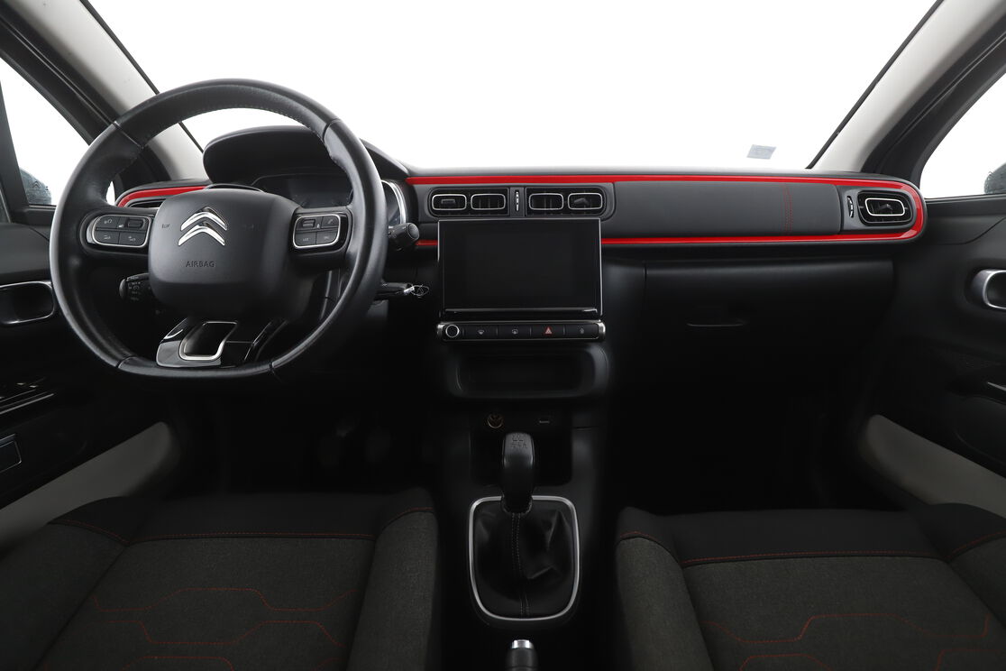 Intérieur côté conducteur 2