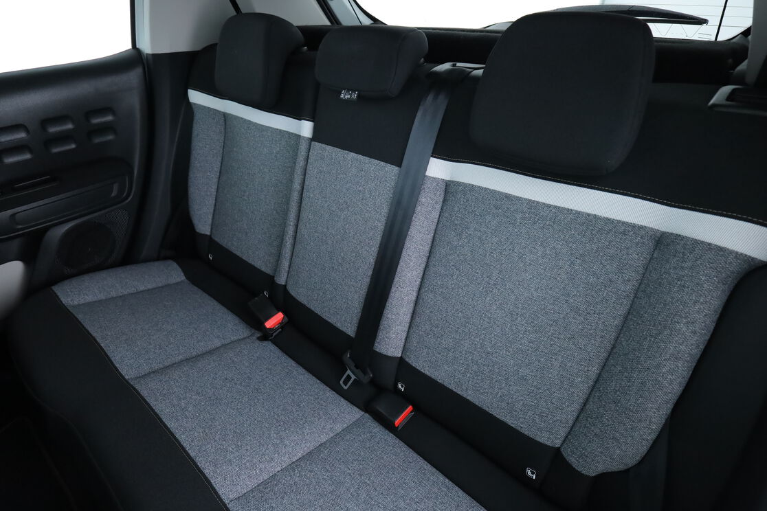 Intérieur sièges arrière depuis le côté conducteur