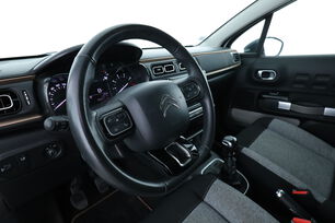 Intérieur côté conducteur 2