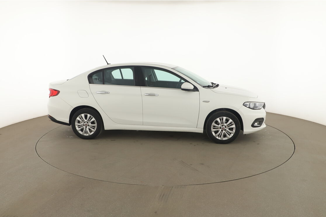 Extérieur côté droit