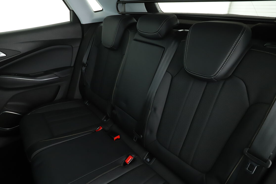 Innenraum Rücksitze Fahrerseite