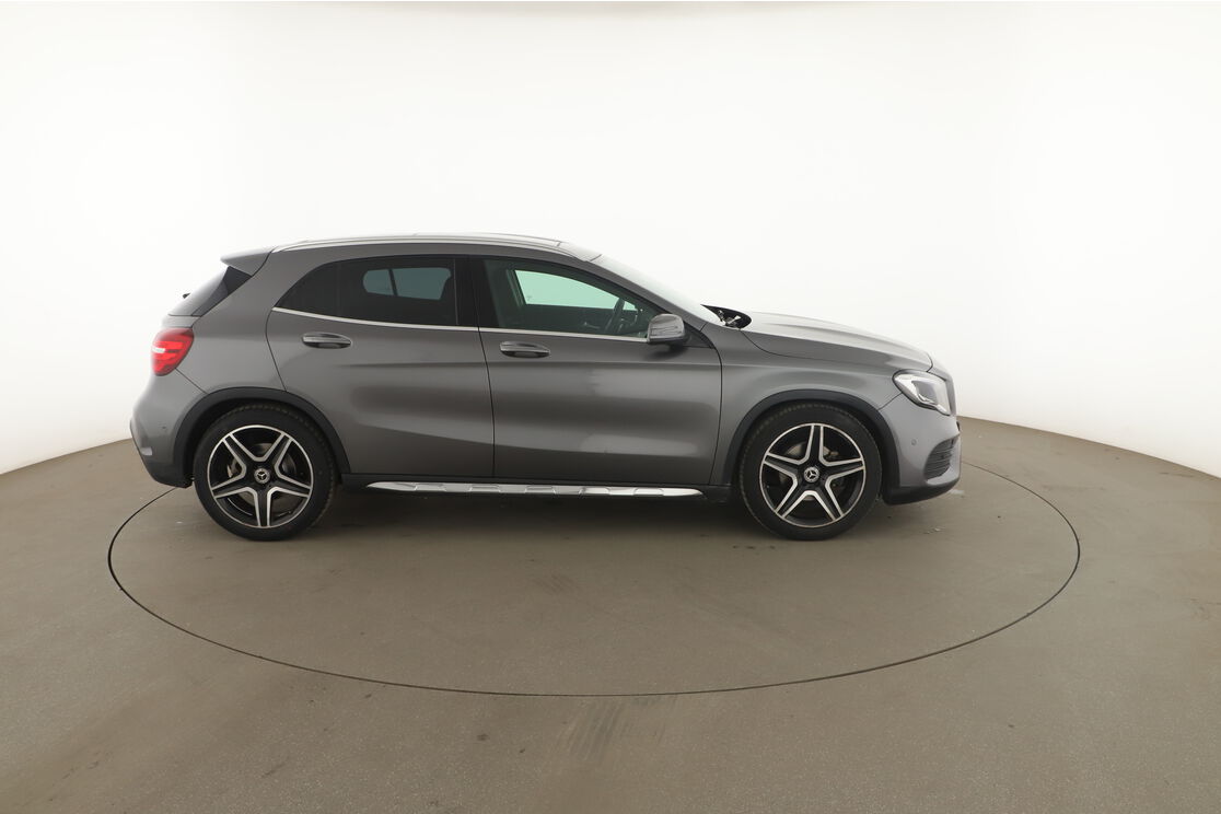 Extérieur côté droit