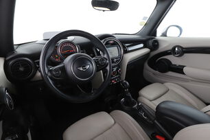 Intérieur côté conducteur 2