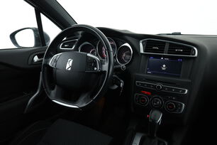 Intérieur côté conducteur depuis le siège arrière