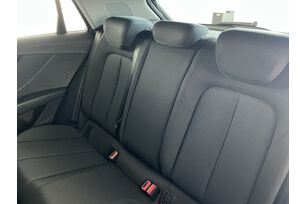 Interno sedili posteriori, dal lato guidatore