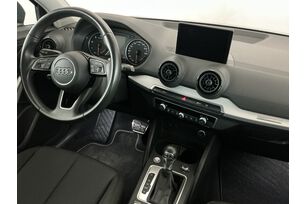 Interno lato guidatore, dal sedile posteriore