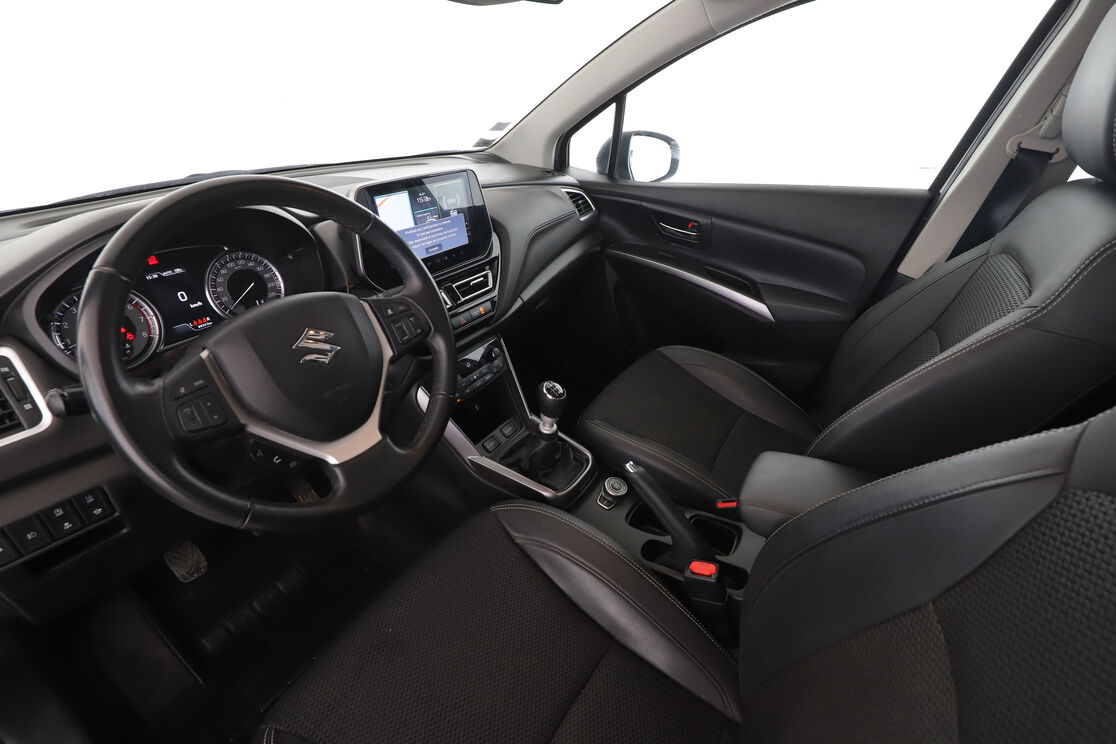 Intérieur côté conducteur 2