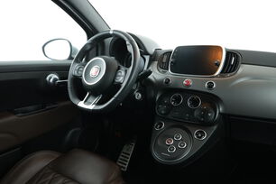 Intérieur côté conducteur depuis le siège arrière