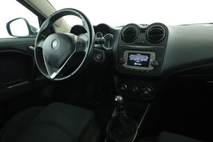 Interno lato guidatore, dal sedile posteriore