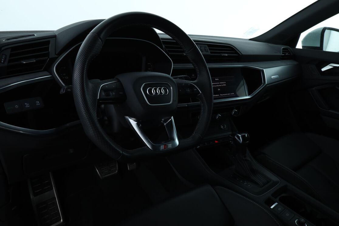 Intérieur côté conducteur 2