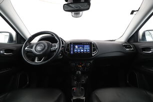 Deska rozdzielcza z tylnego siedzenia