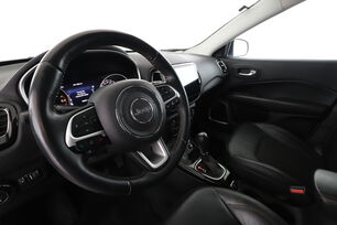 Wnętrze od strony kierowcy 2