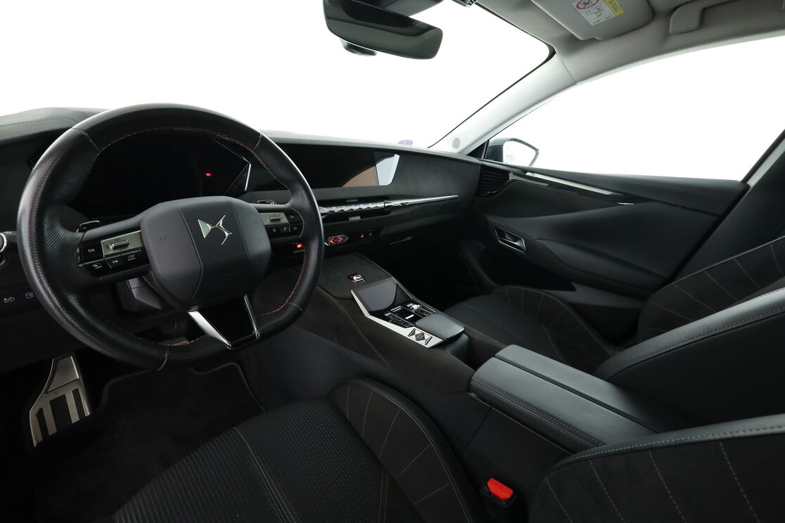 Intérieur côté conducteur 2