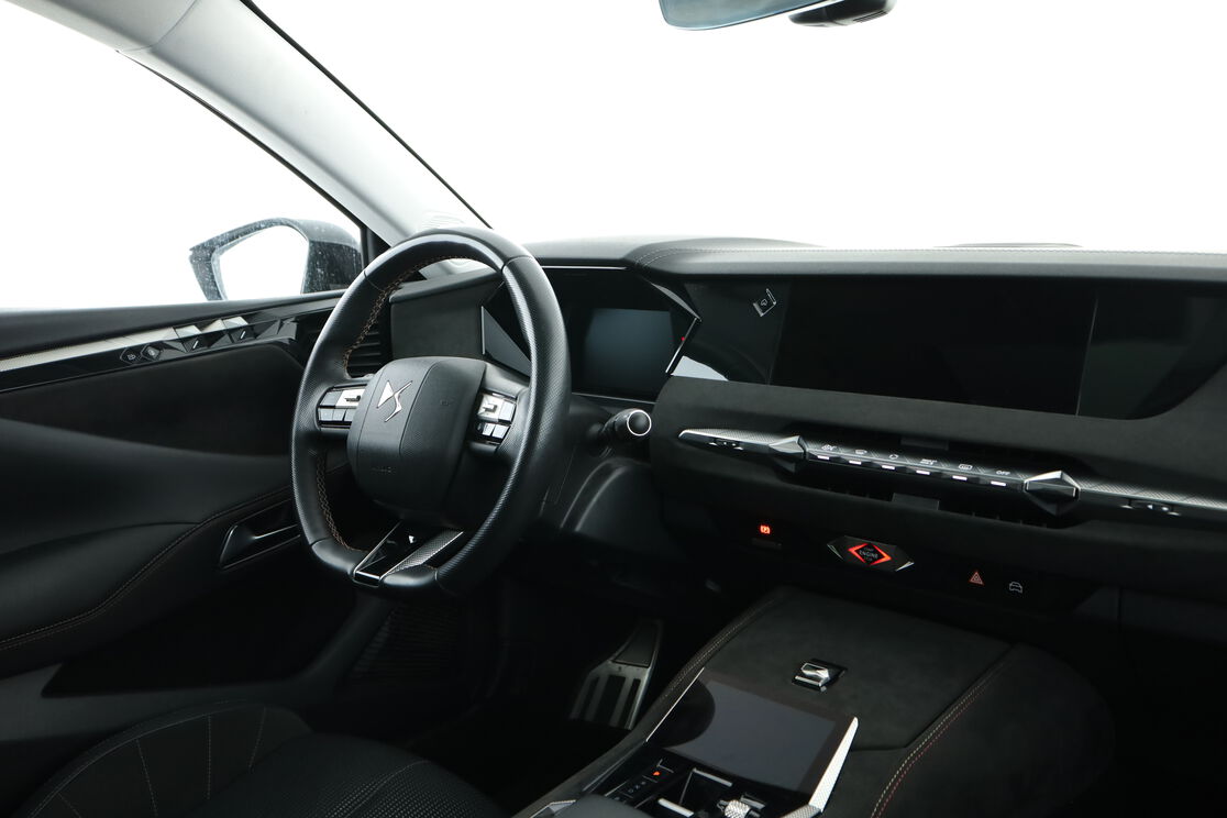 Intérieur côté conducteur depuis le siège arrière