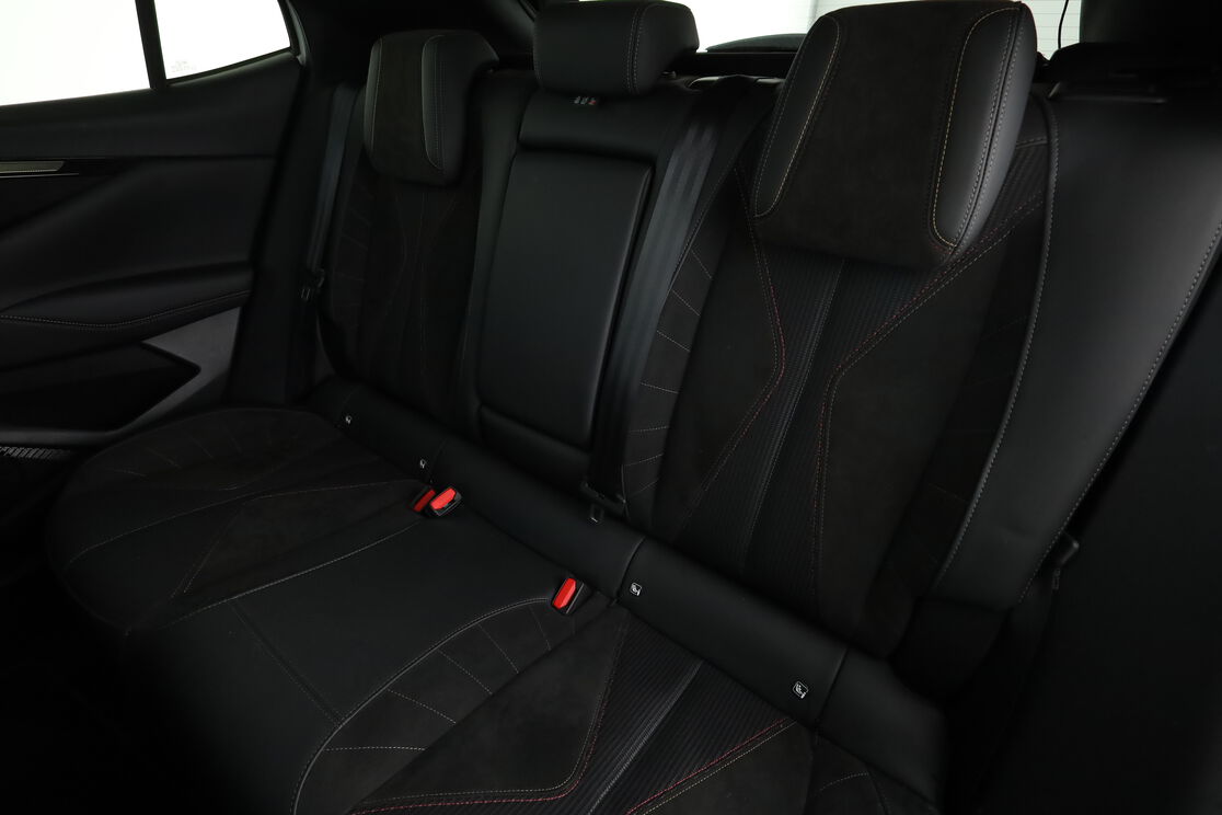 Intérieur sièges arrière depuis le côté conducteur