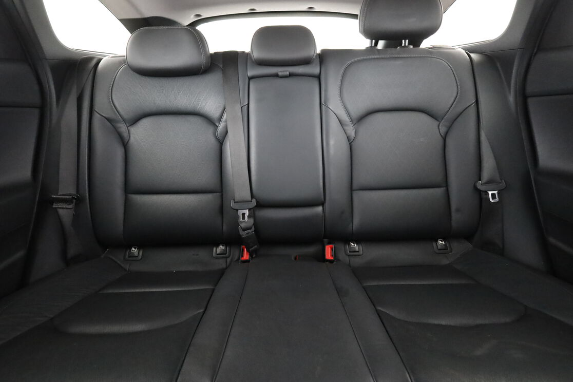 Intérieur sièges arrière depuis le côté conducteur