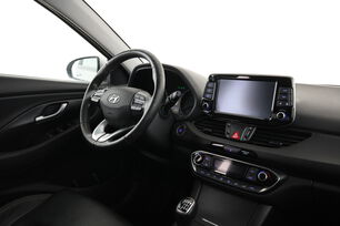 Intérieur avant de l'habitacle depuis le siège arrière