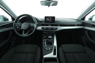 Intérieur avant de l'habitacle depuis le siège arrière