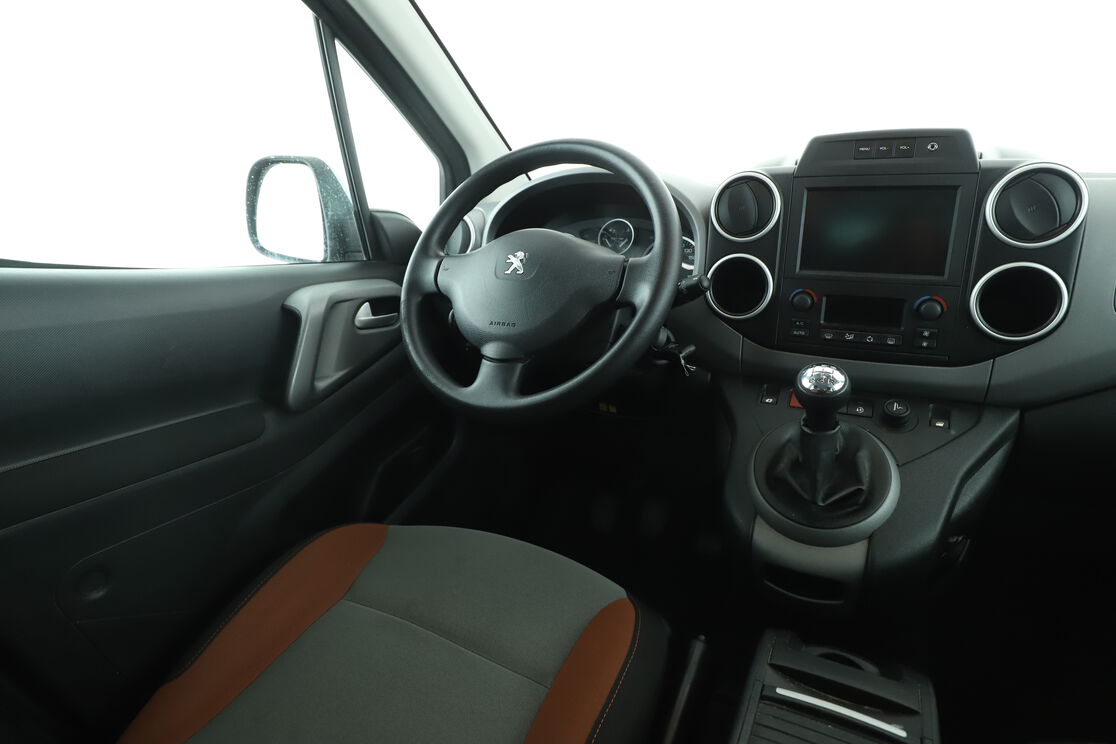 Intérieur côté conducteur depuis le siège arrière