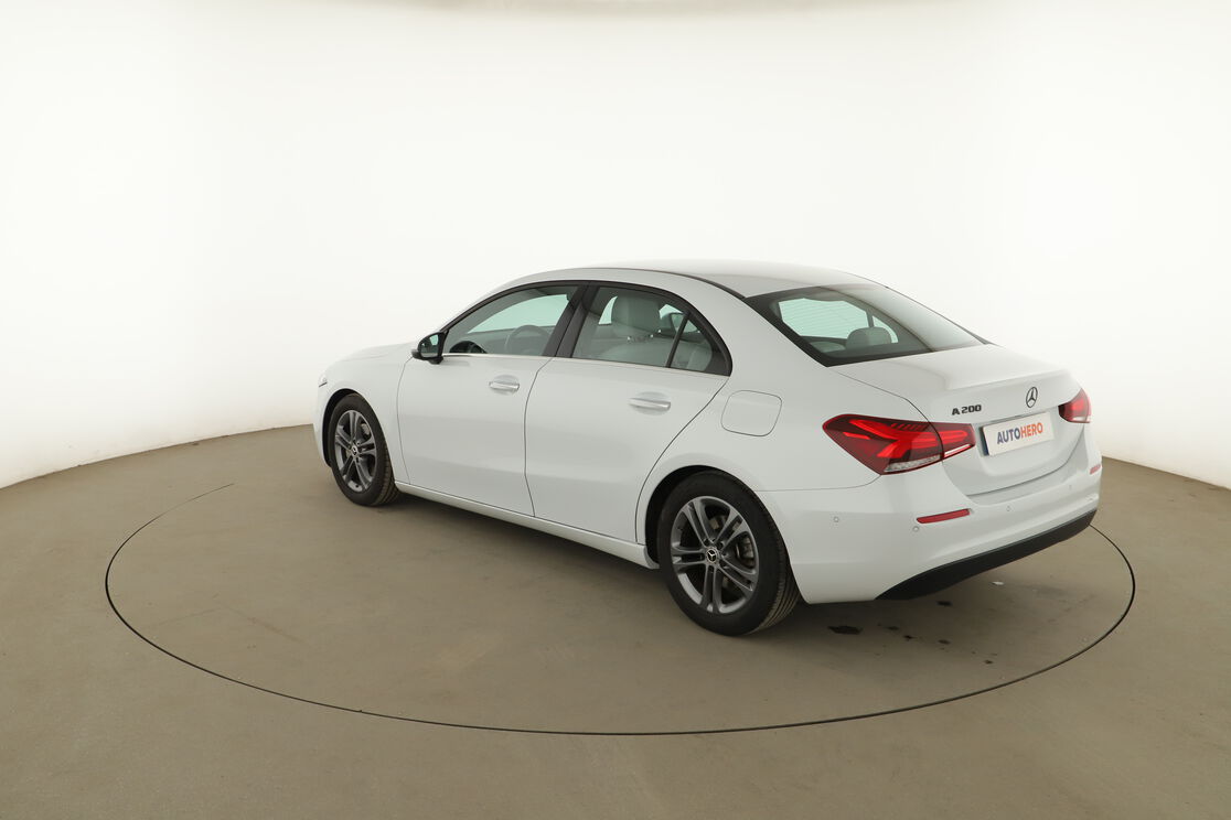 Extérieur arrière gauche