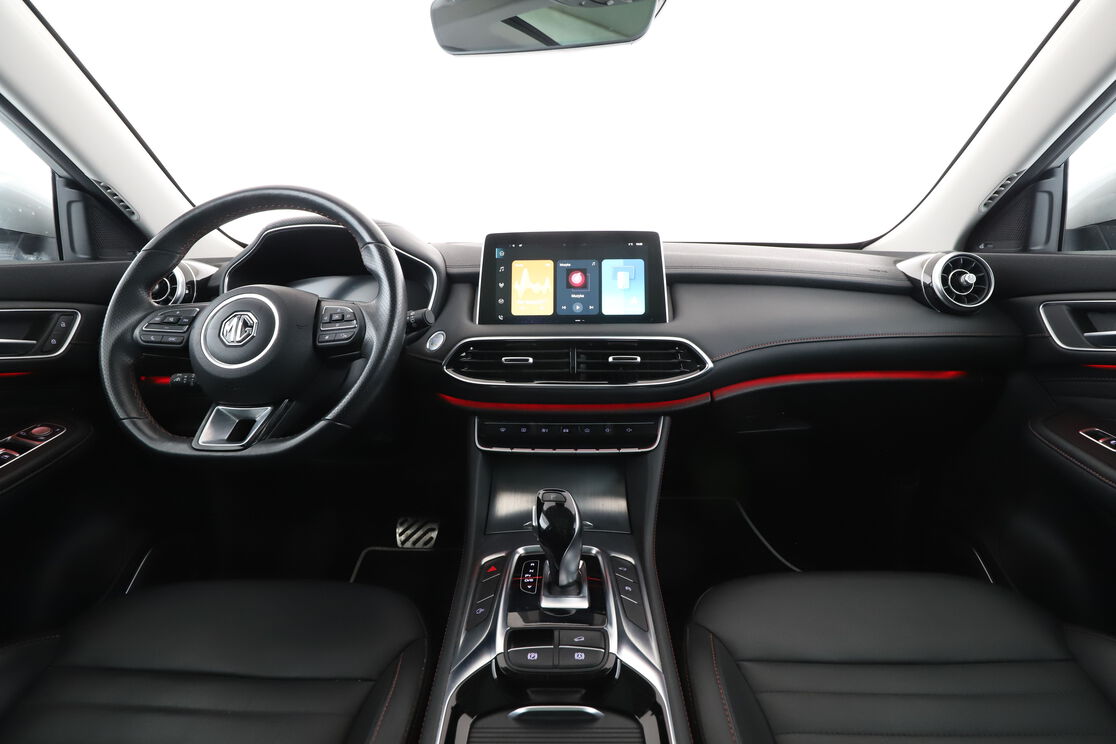 Deska rozdzielcza z tylnego siedzenia