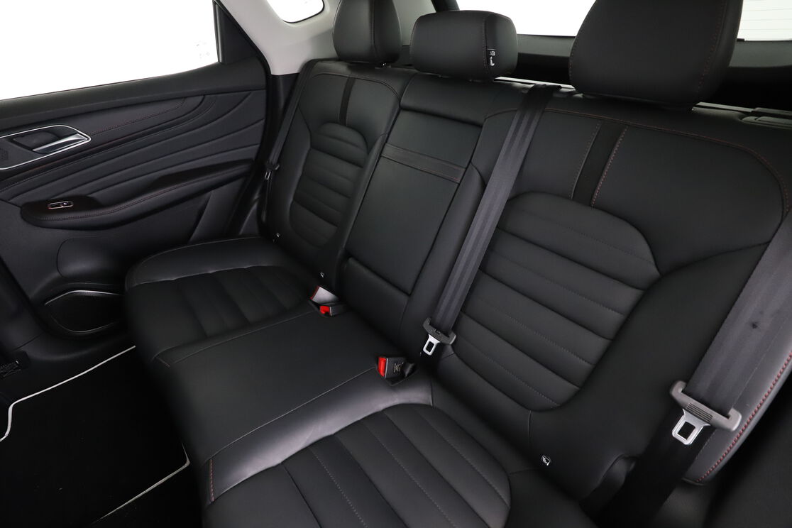 Tylne siedzenia od strony kierowcy