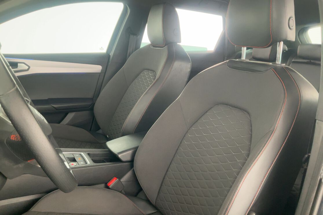 carDetails.imgAlt.interior.10