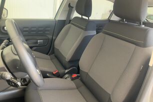 Interior lado del conductor lado 2