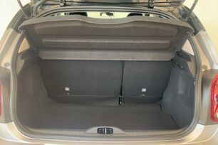 carDetails.imgAlt.interior.9