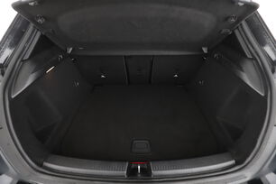 carDetails.imgAlt.interior.9