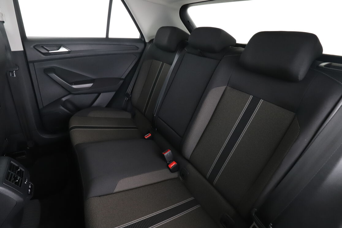 Interior asientos traseros lado del conductor