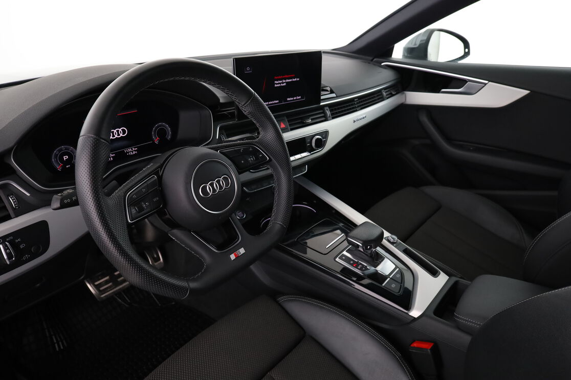 Innenraum auf der Fahrerseite 2