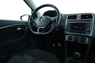 Intérieur côté conducteur depuis le siège arrière