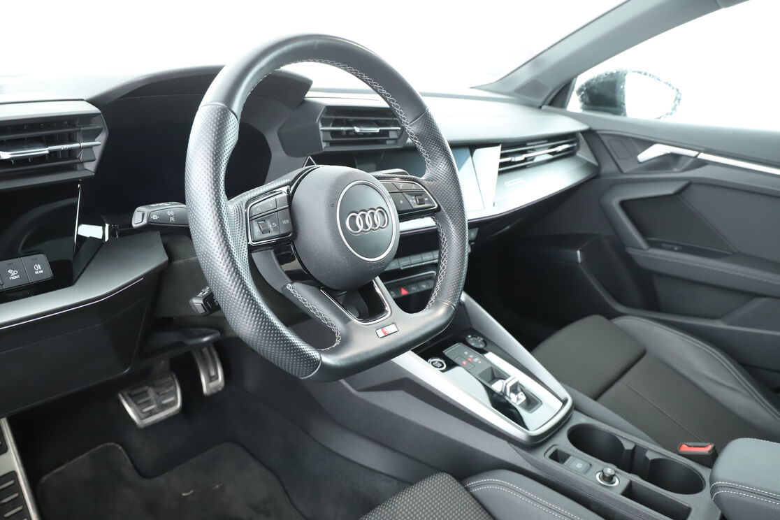 Intérieur côté conducteur 2