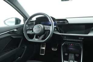 Intérieur côté conducteur depuis le siège arrière