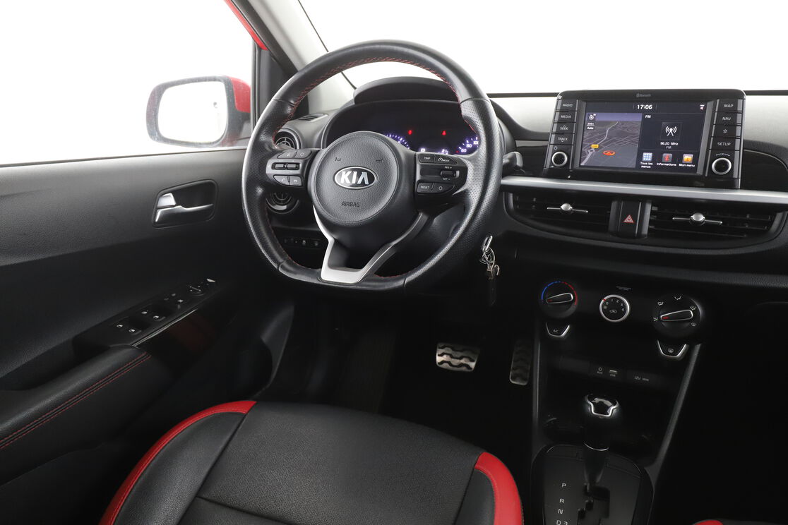 Intérieur côté conducteur depuis le siège arrière