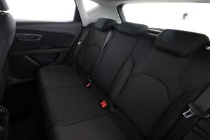 Interior asientos traseros lado del conductor