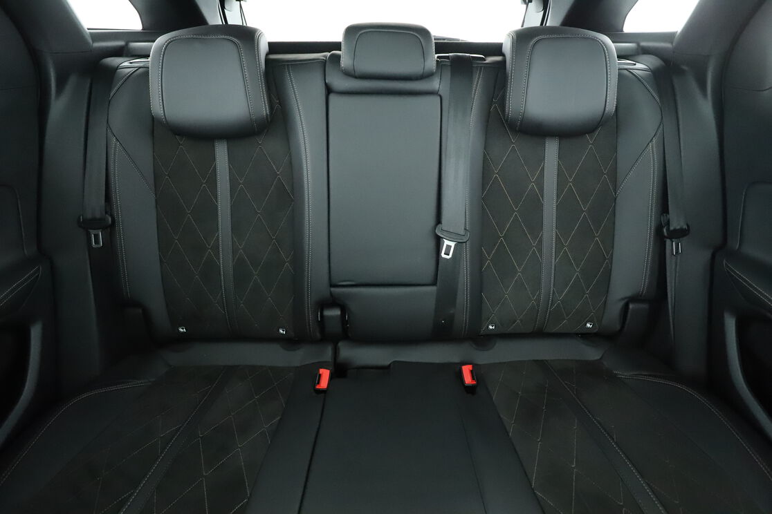Intérieur sièges arrière depuis le côté conducteur